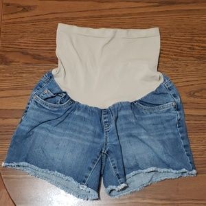 Maternity shorts